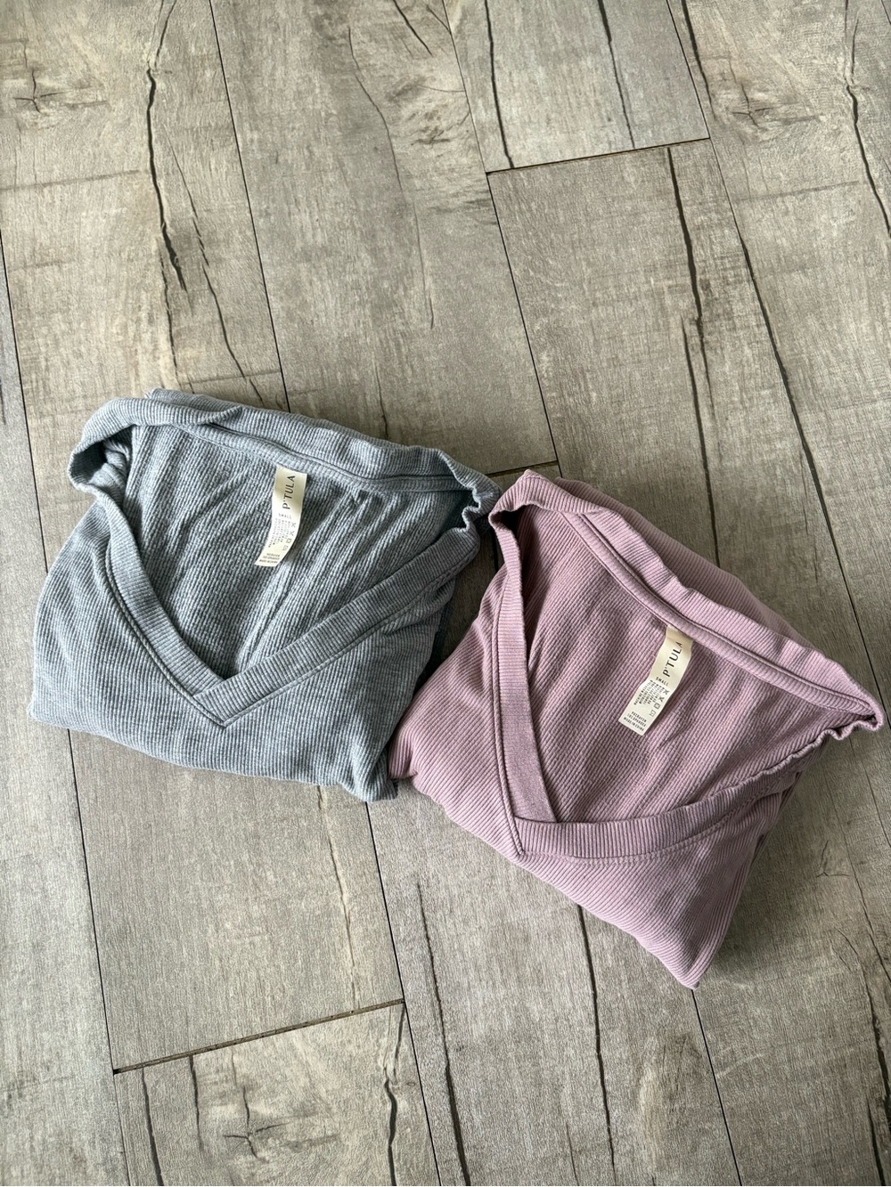 P'tula Ribbed V-Neck Tops - Light Grey & Mauve